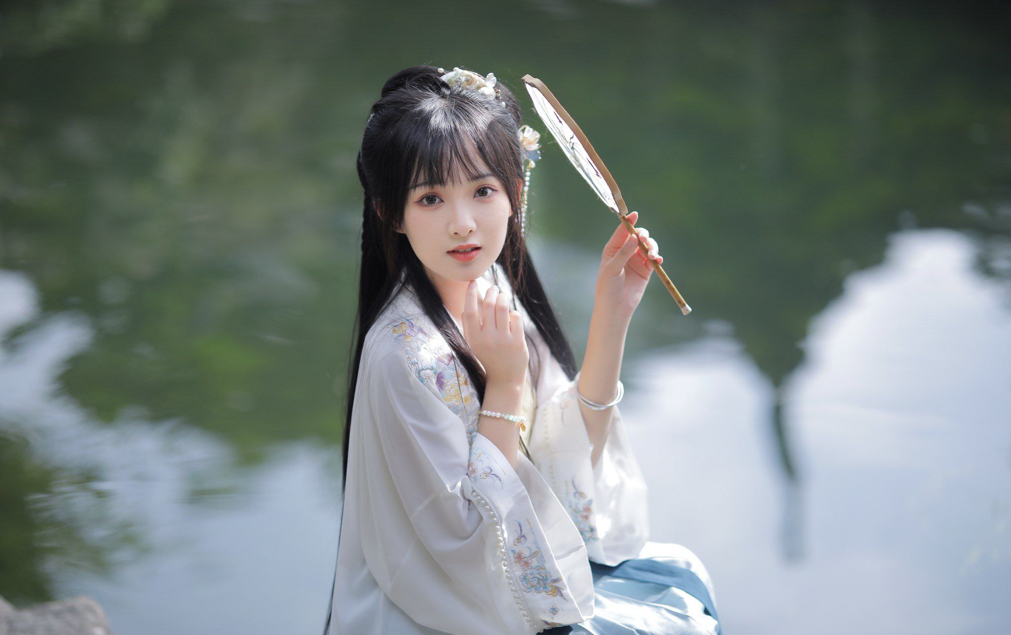 一周大师级美女COS：气质美女集结傲人身材不输阵